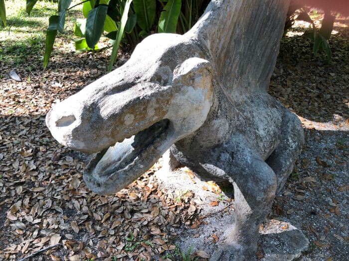Photo of a dinosaur statue