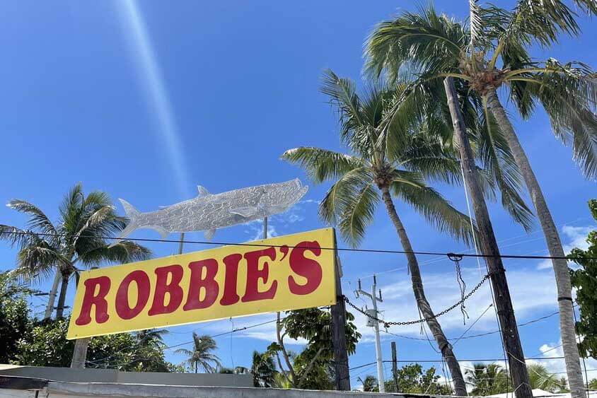 Robbies Sign