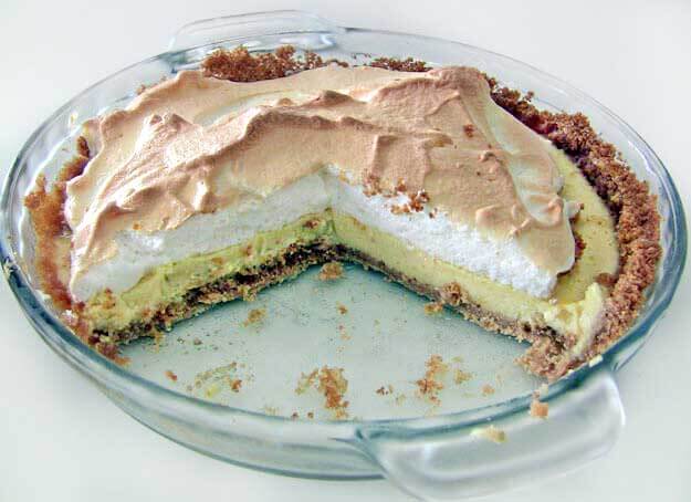 cooked key lime pie ready to serve 