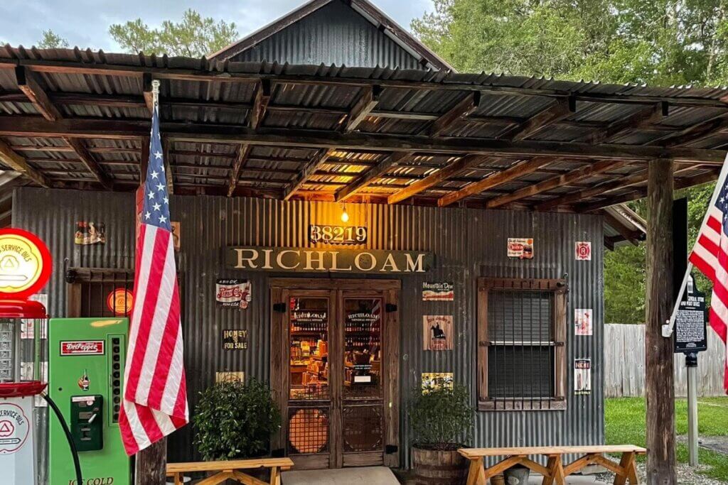 Richloam General Store's exterior