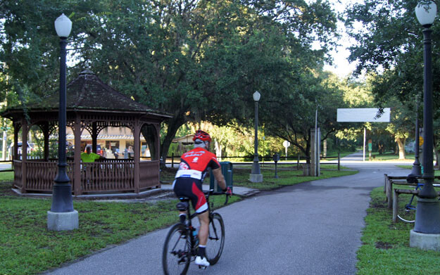 Photo of biker on Withlacoochee State Trail