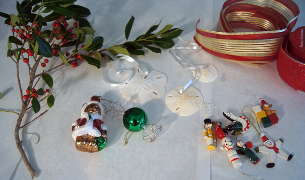 Photo of decorations for a wreath