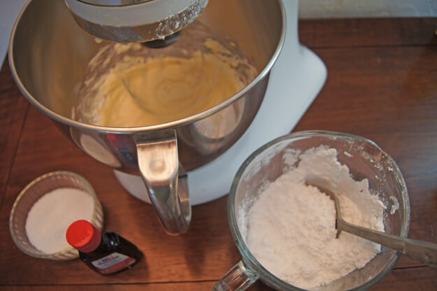 Ingredients for icing