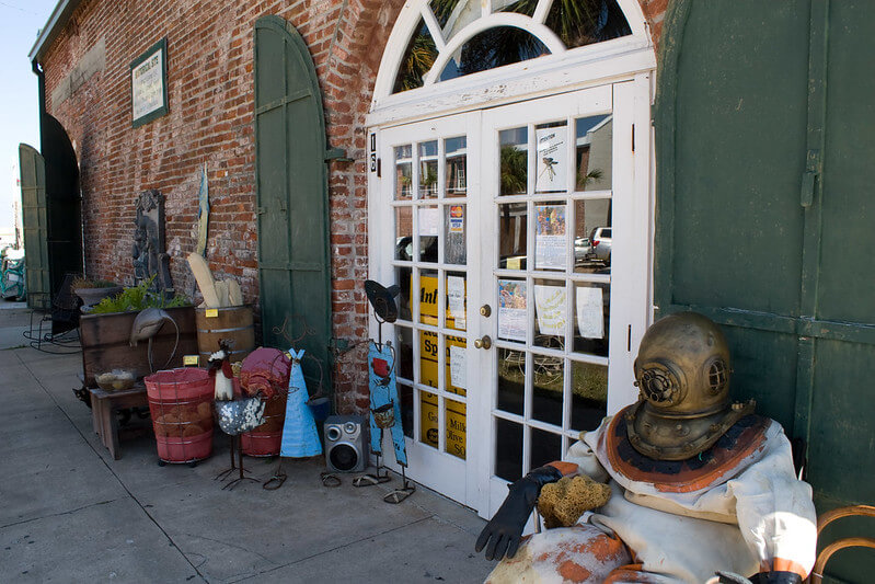 Photo of the outside of a store in Tarpon Springs