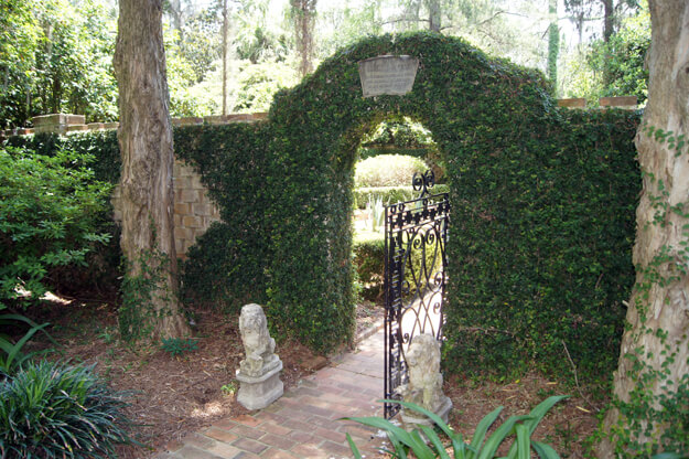 Photo of a gate at Maclay Gardens