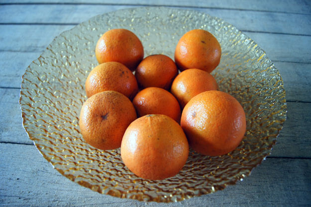 Photo of a bowl of tangerines