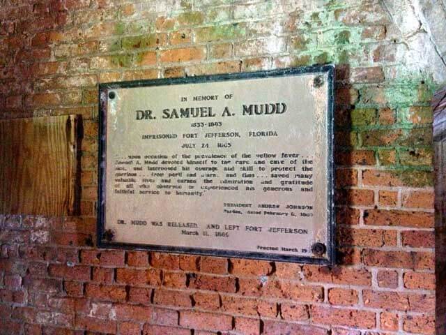 Photo of a sign dedicated to Samuel Mudd at Dry Tortugas