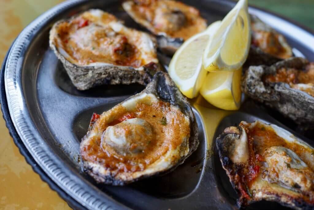 10 Places to Eat the Best Oysters in Florida (2024)