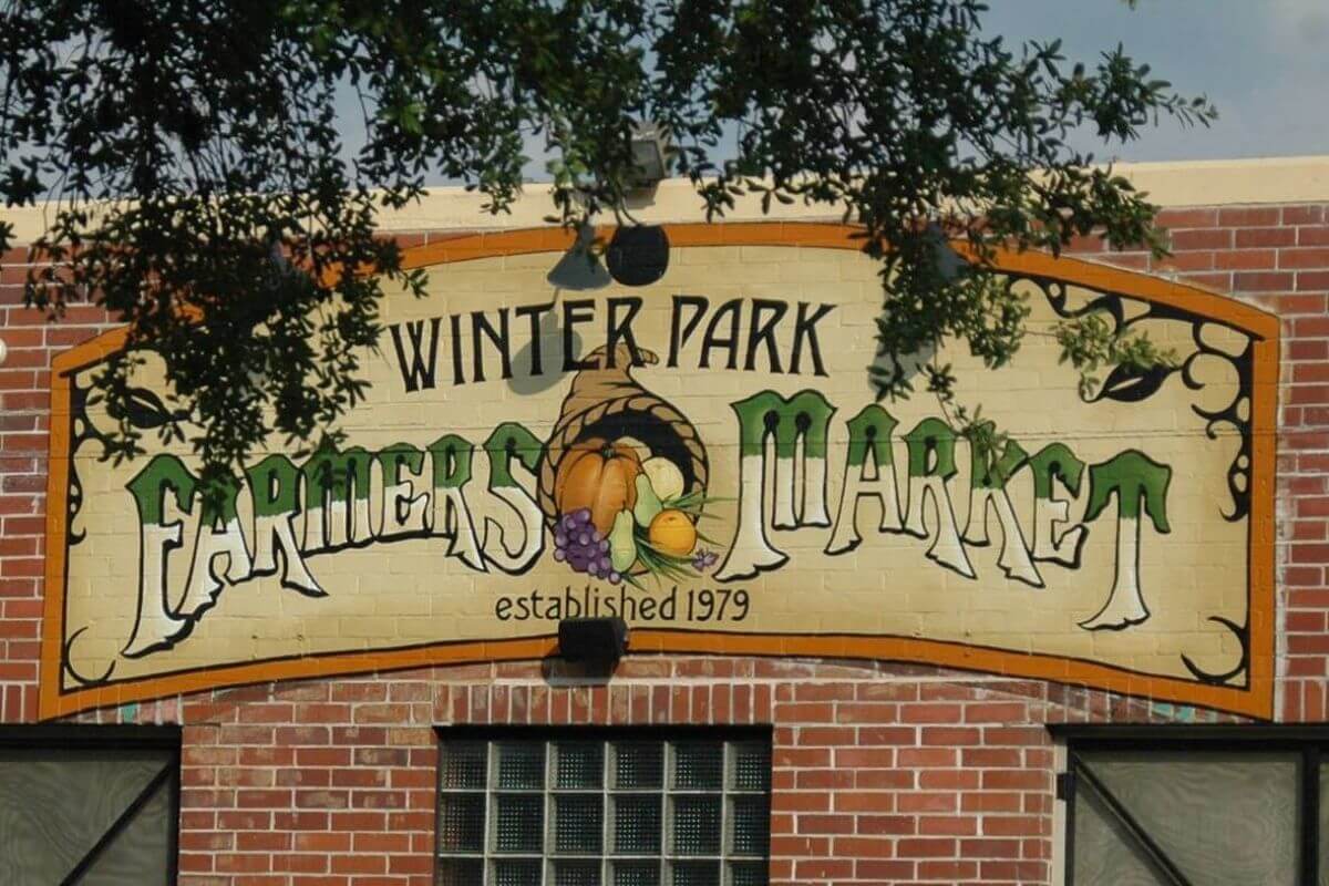 Winter Park Farmers Market sign.