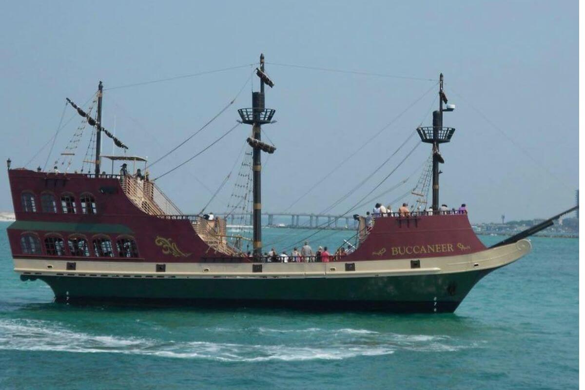 Florida pirate ship tour in Destin