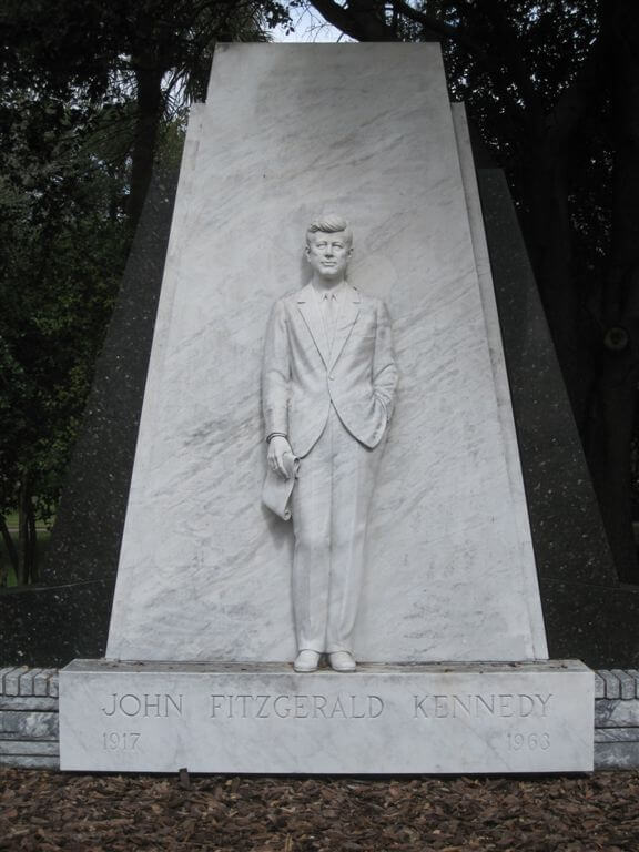 Kennedy Statue Tampa