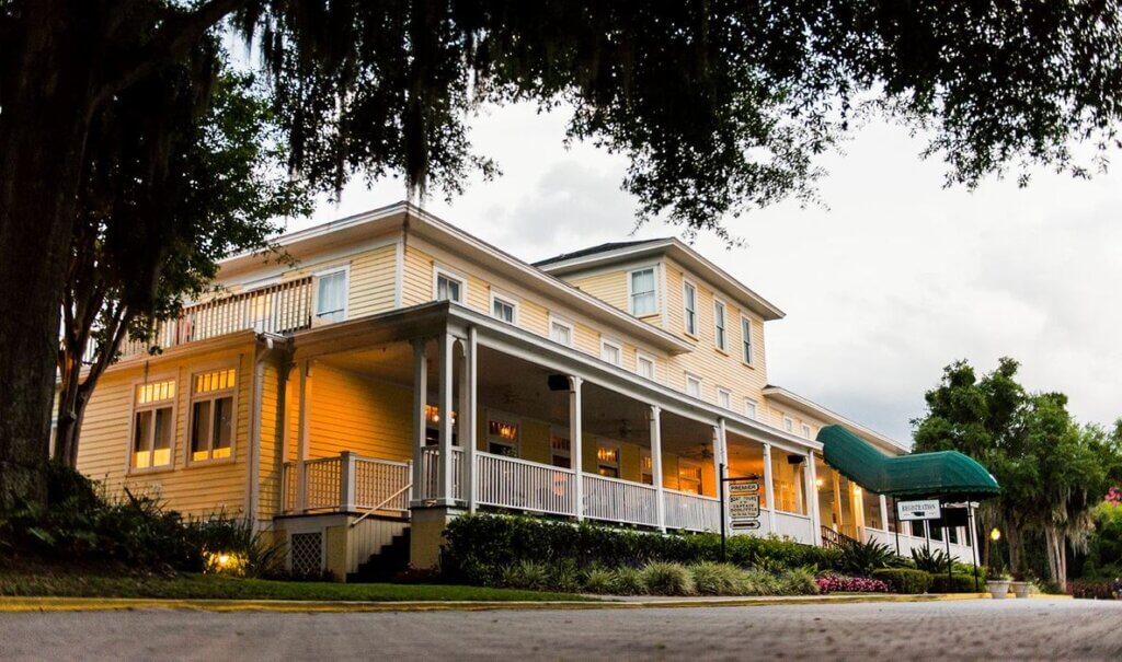 Photo of the Lakeside Inn in Mount Dora one of the Historic Florida Hotels