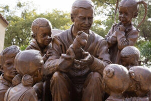 Photo of Mister Rogers Sculpture at Rollins