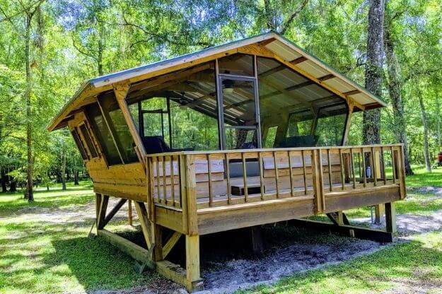 An open air cabin in Suwannee. 