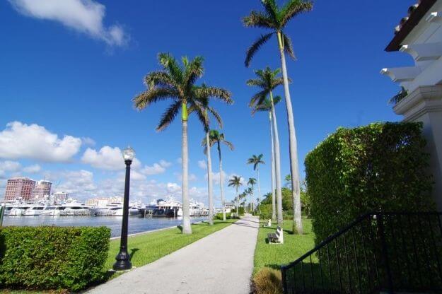 Photo of Palm Beach Lake Trail for biking and walking