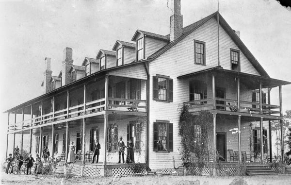 Exterior of Park House Hotel in Maitland from the State Archives. 