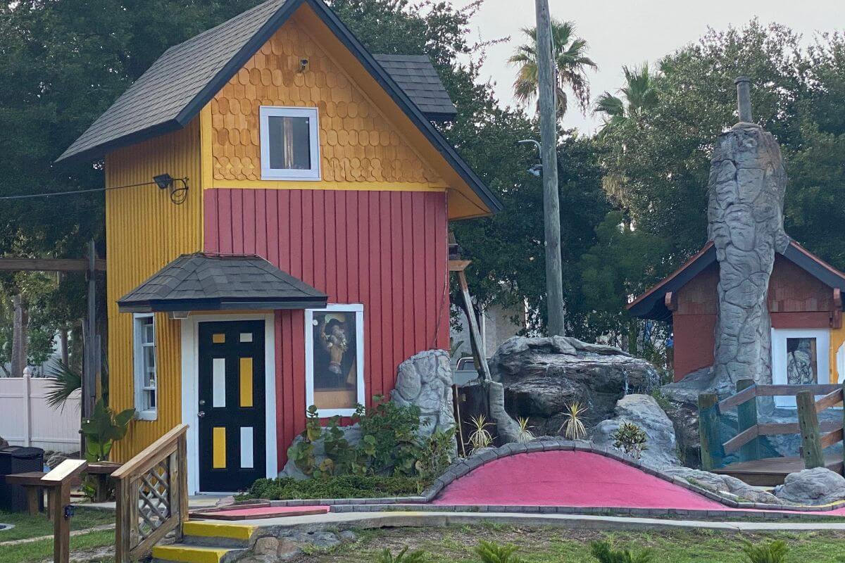 Anastasia Miniature Golf house