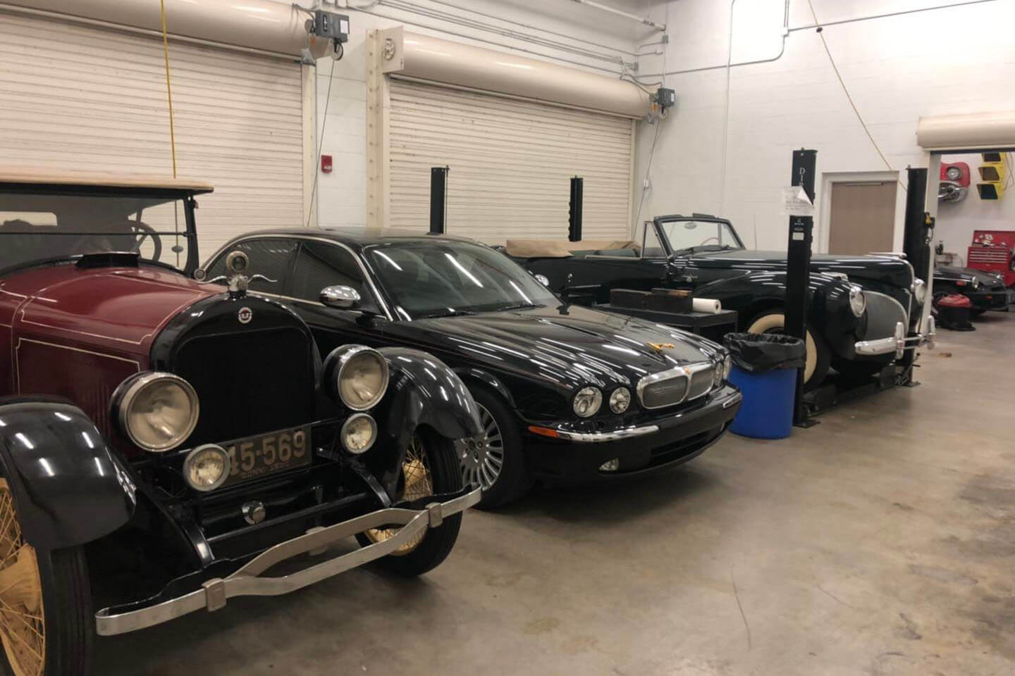 Cars new and old at Elliot Museum 