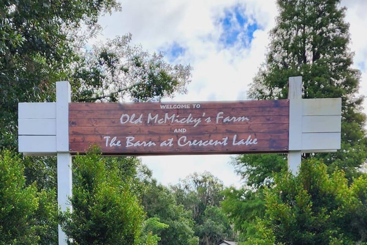 Old McMickys Farm and The Bark at Crescent Lake sign