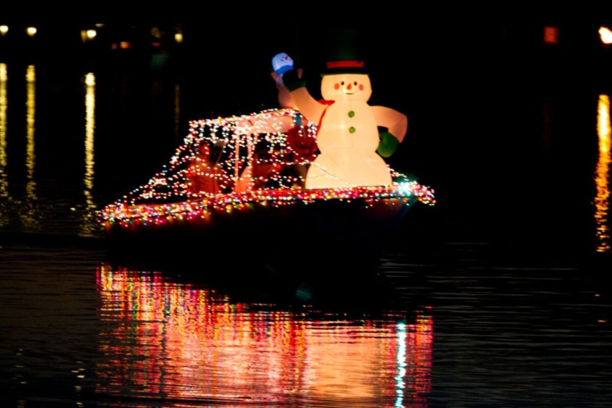 12 Top Florida Holiday Boat Parades of 2024 • Authentic Florida