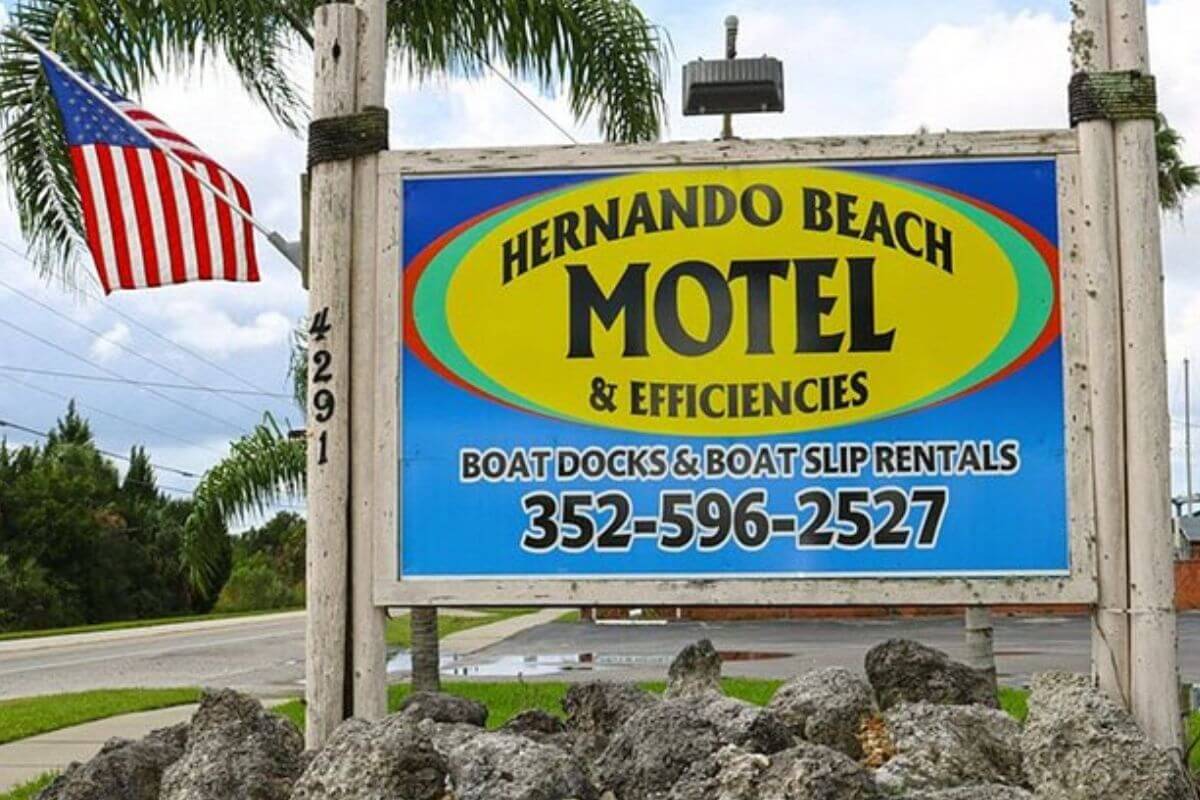 Hernando Beach Motel sign.