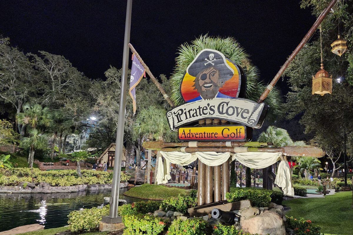 Pirate's Cove Adventure Golf 