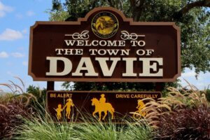 Welcome to the Town of Davie sign
