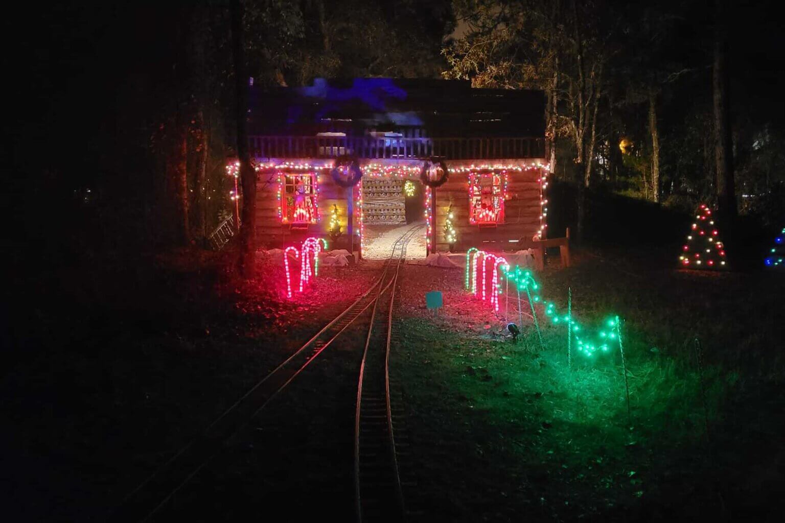 12+ Best DriveThru Christmas Light Displays in Florida (2024))