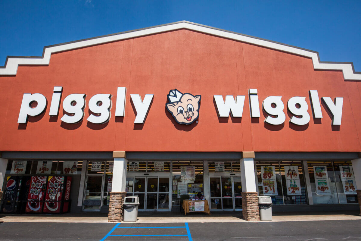 Piggly Wiggly storefront. 