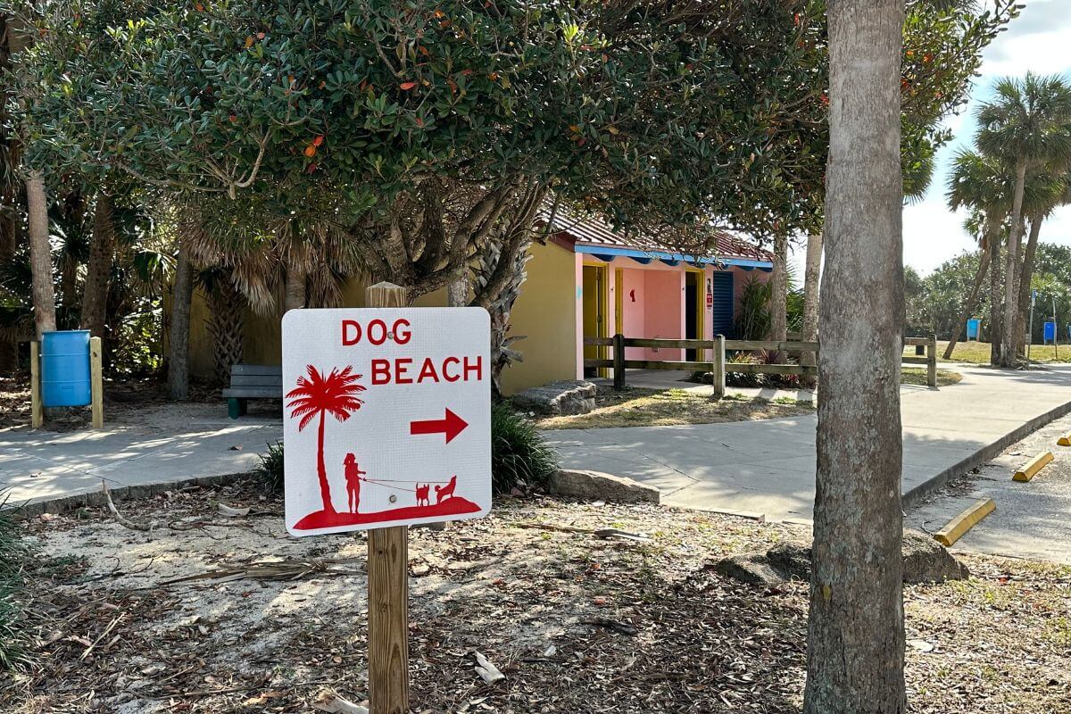 Dog Beach sign pointing to Canova Dog Beach.