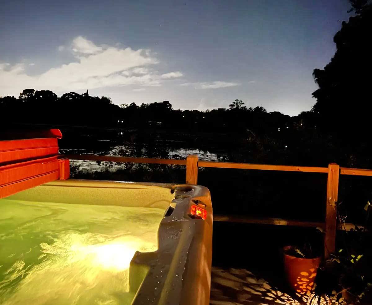 The Luxury Lake Front Zen Casa Hot Tub. 