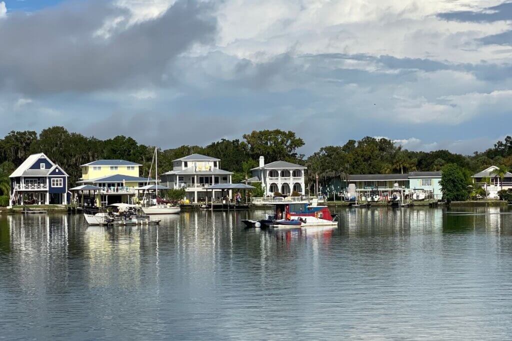 Crystal River waterfront homes