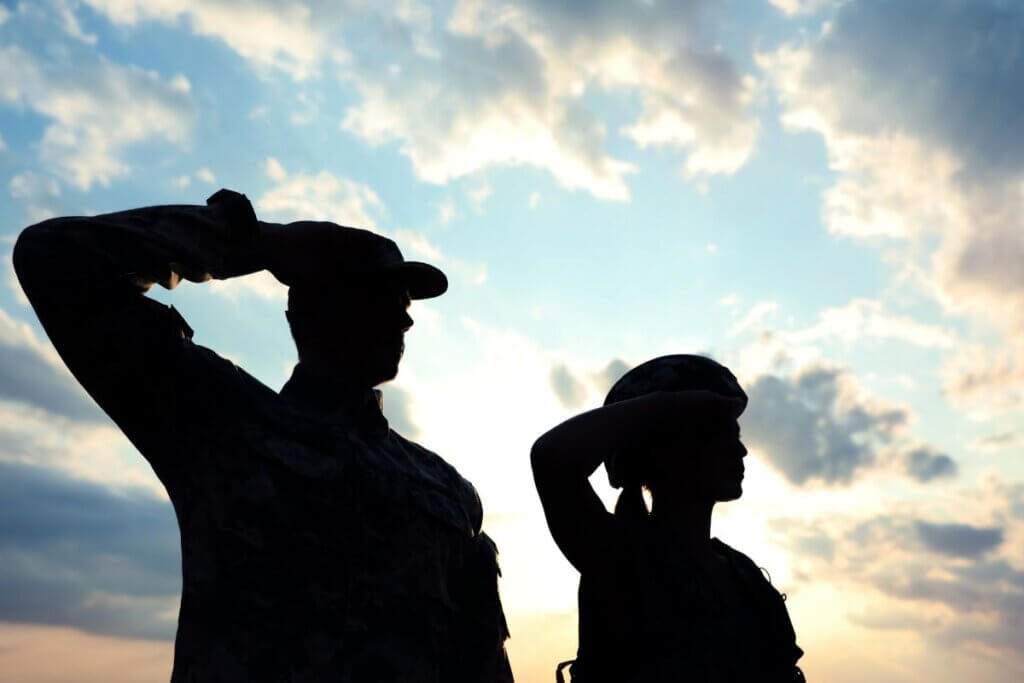 Memorial Day soldiers saluting