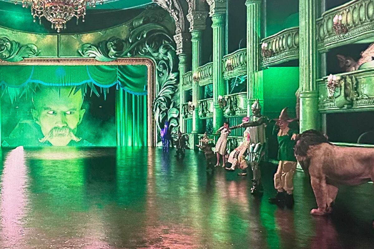 Wizard of Oz immersive display. 