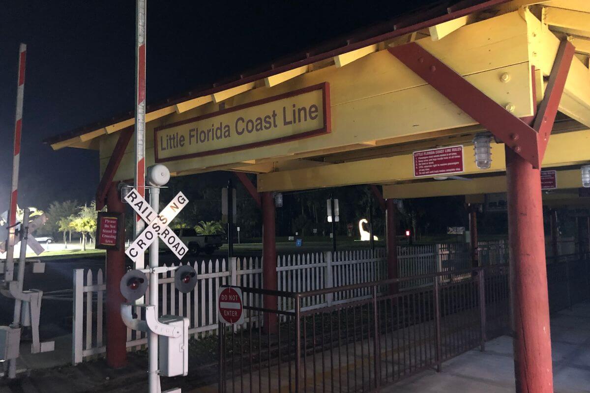 Little Florida Coast Line Train at Central Florida Zoo