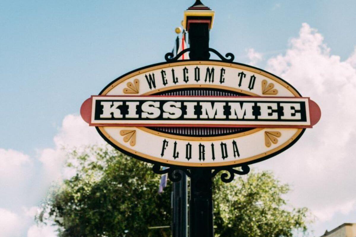 Welcome sign that reads Welcome to Kissimmee Florida. 