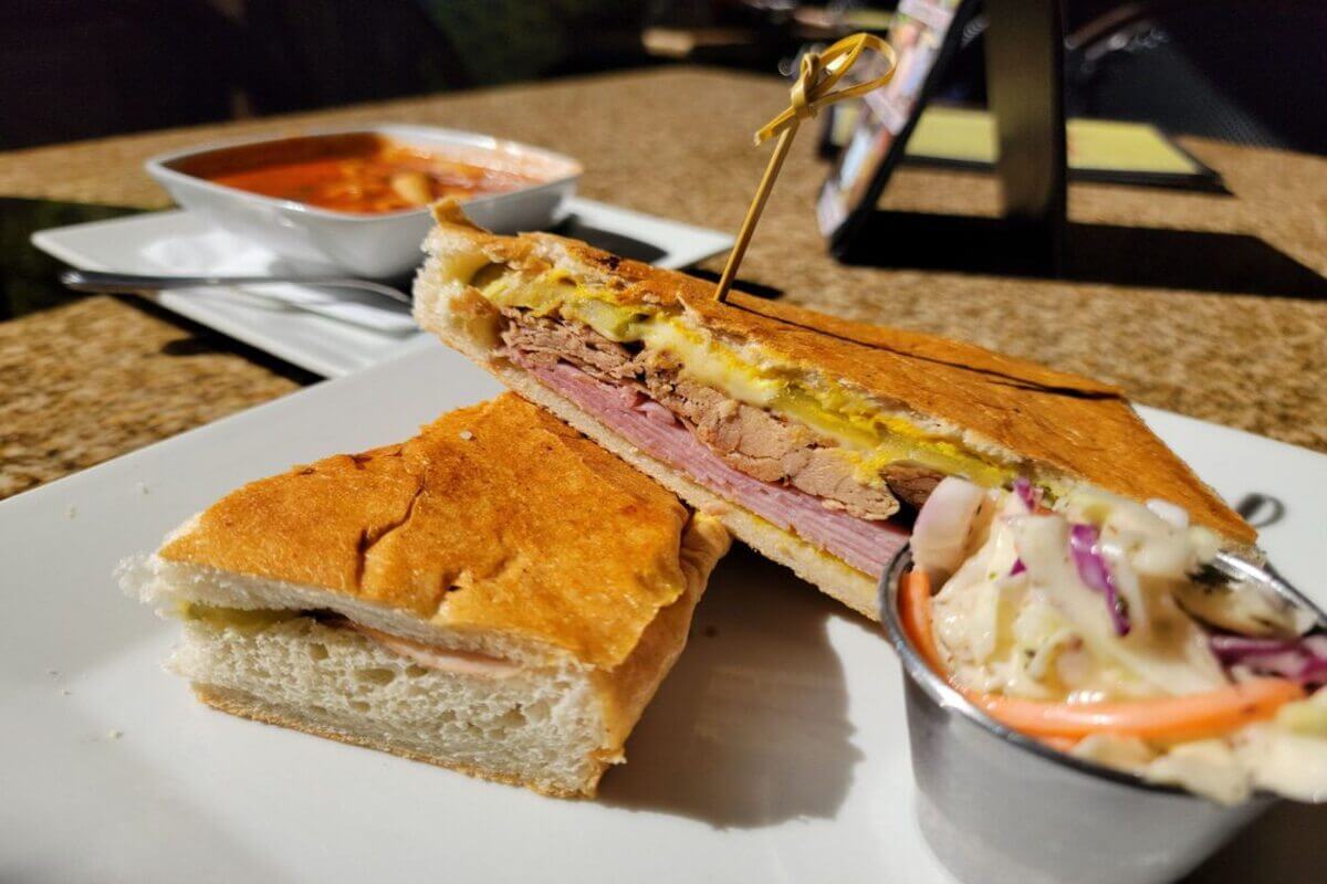 Sandwich on a plate at Hemingways Tavern.