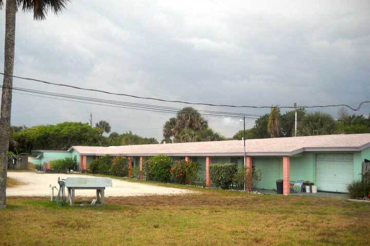 Exterior of Floridana Beach Motel. 