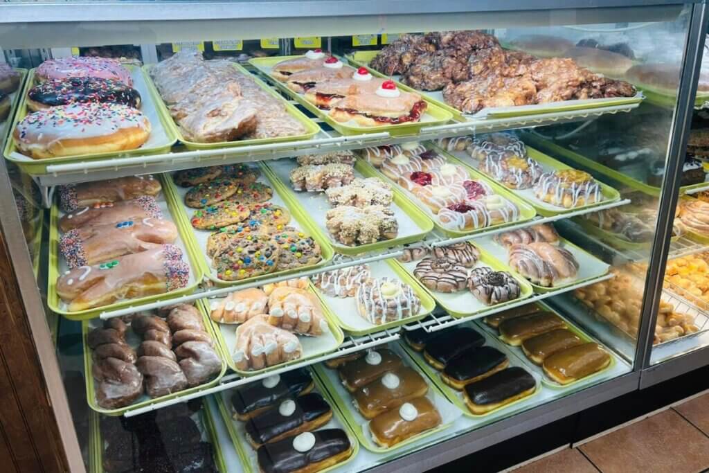 Donut King in Leesburg display